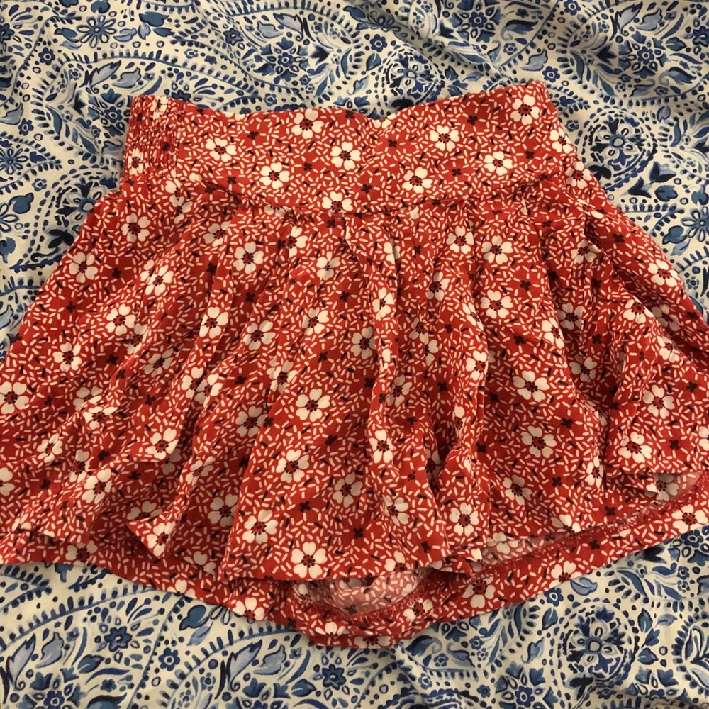 patterned flowy shorts size small